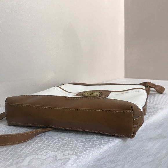 🌸Classic White & Camel Brown Sleek Lock Crossbody - Picture 11 of 13